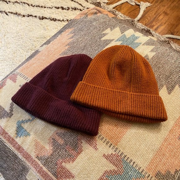 Gap Classic Beanies - Picture 2 of 8